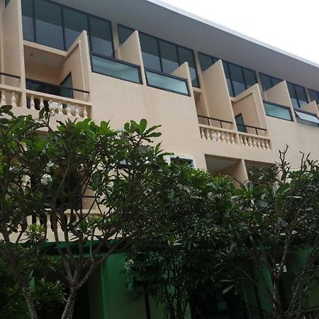 Royal Waves Hotel Patong Exteriör bild