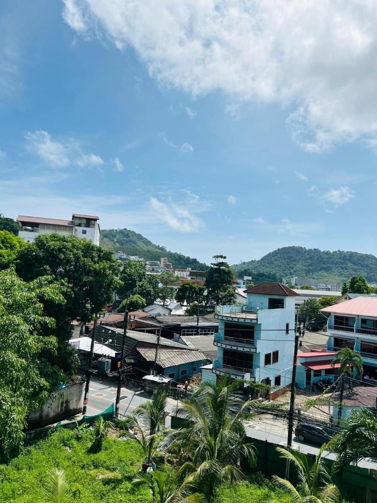 Royal Waves Hotel Patong Exteriör bild
