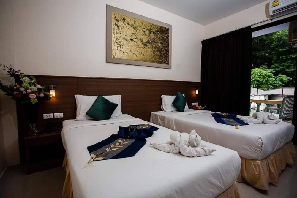 Royal Waves Hotel Patong Exteriör bild