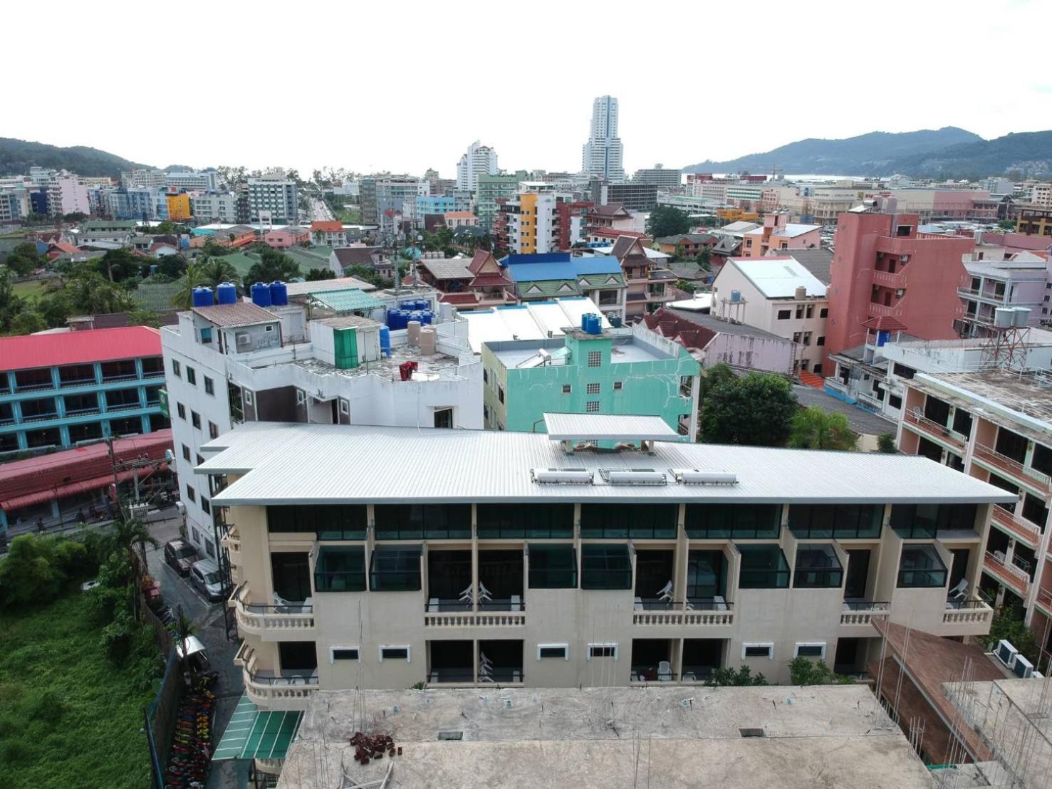 Royal Waves Hotel Patong Exteriör bild