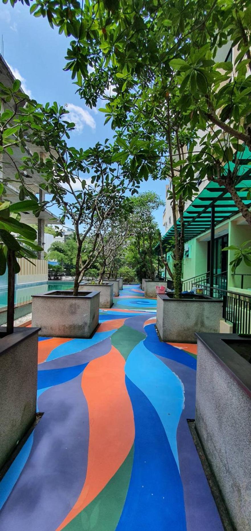 Royal Waves Hotel Patong Exteriör bild