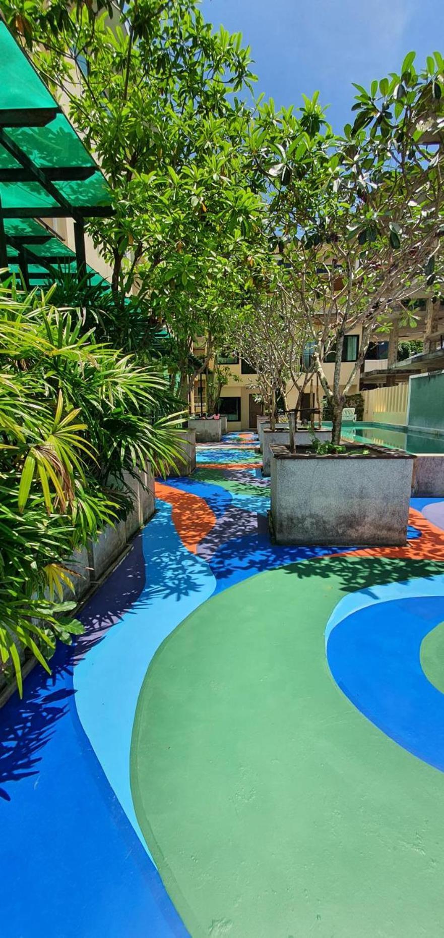 Royal Waves Hotel Patong Exteriör bild