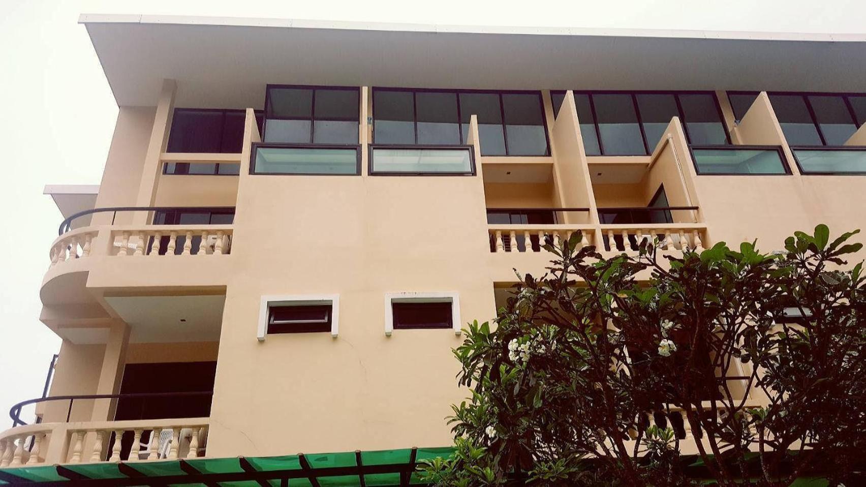 Royal Waves Hotel Patong Exteriör bild