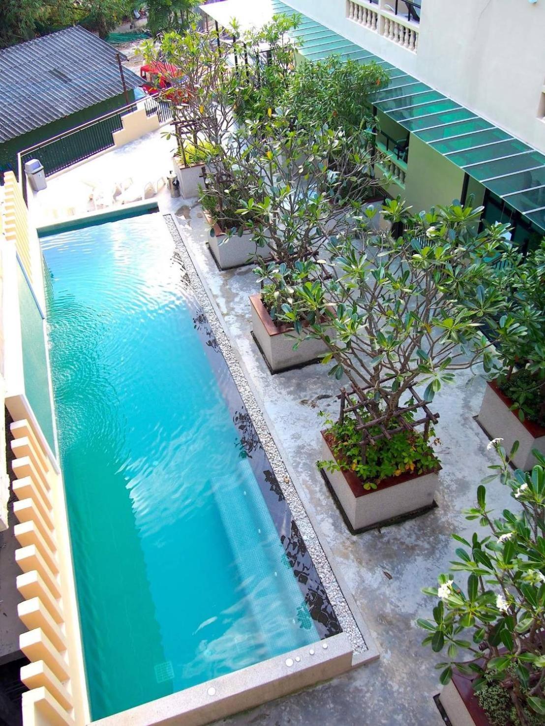 Royal Waves Hotel Patong Exteriör bild