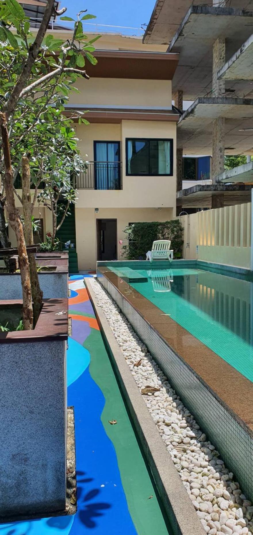 Royal Waves Hotel Patong Exteriör bild